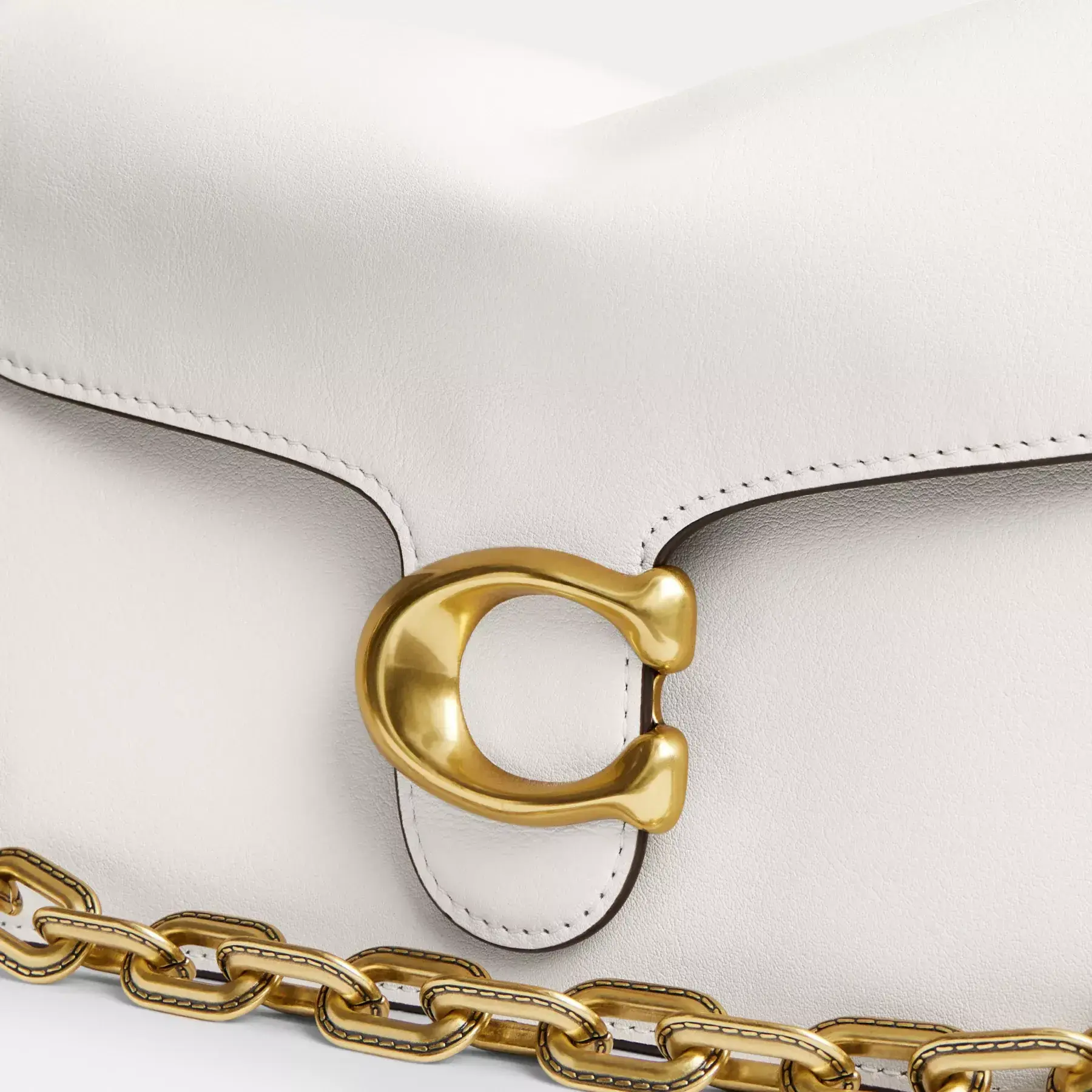 COACH Schultertasche mit Kette und Tabby-Muster Kreide COACH Schultertasche mit Kette und Tabby-Muster Kreide
